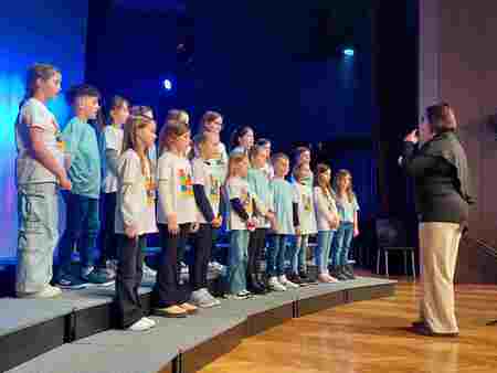 Združeni OPZ OŠ Rudolfa Ukoviča Podgrad in OŠ Jelšane (Tjaša Poklar)