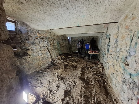 klet stare šole na Kalu