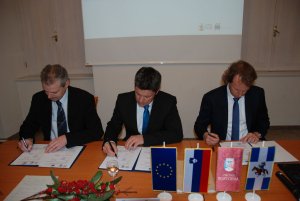 Podpis pogodb z izvajalcem gradbenih del za sklop 1 in 2, podjetje Cestno podjetje Nova Gorica, Kristjan Mugerli