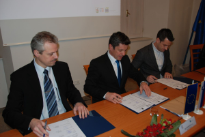 Podpis pogodbe s predstavnikom partnerskega podjetja za sklop 3, gradbeno podjetje Godina, Bor Guzej