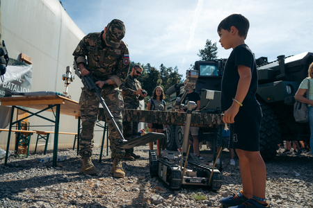 PVZ-Zgodovikend-2025__7RV1147_BeGR8-Media_Vnaprej