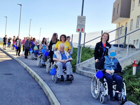 Picsart_25-09-21_20-32-04-102