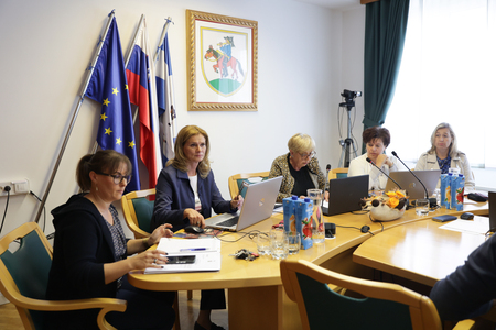 251002-obcinska-seja-pivka-01