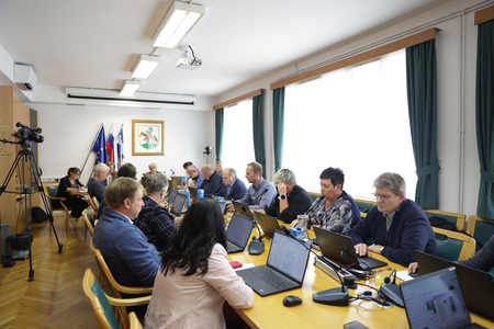 251002-obcinska-seja-pivka-03