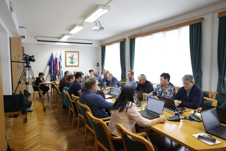 251002-obcinska-seja-pivka-08