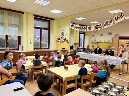 Tradicionalni slovenski zajtrk v vrtcu Pivka