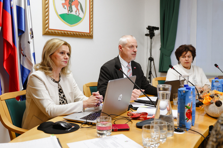 251218-21-obcinska-seja-pivka-06