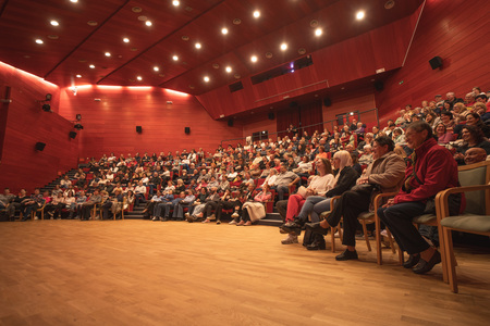 Radio_94-8_marec_v_kinu-3