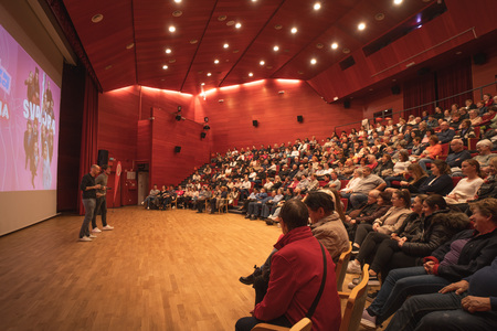 Radio_94-8_marec_v_kinu-4