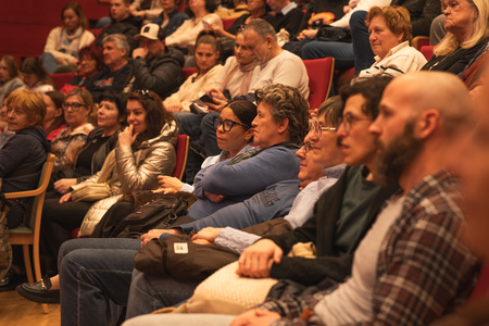 Radio_94-8_marec_v_kinu-20